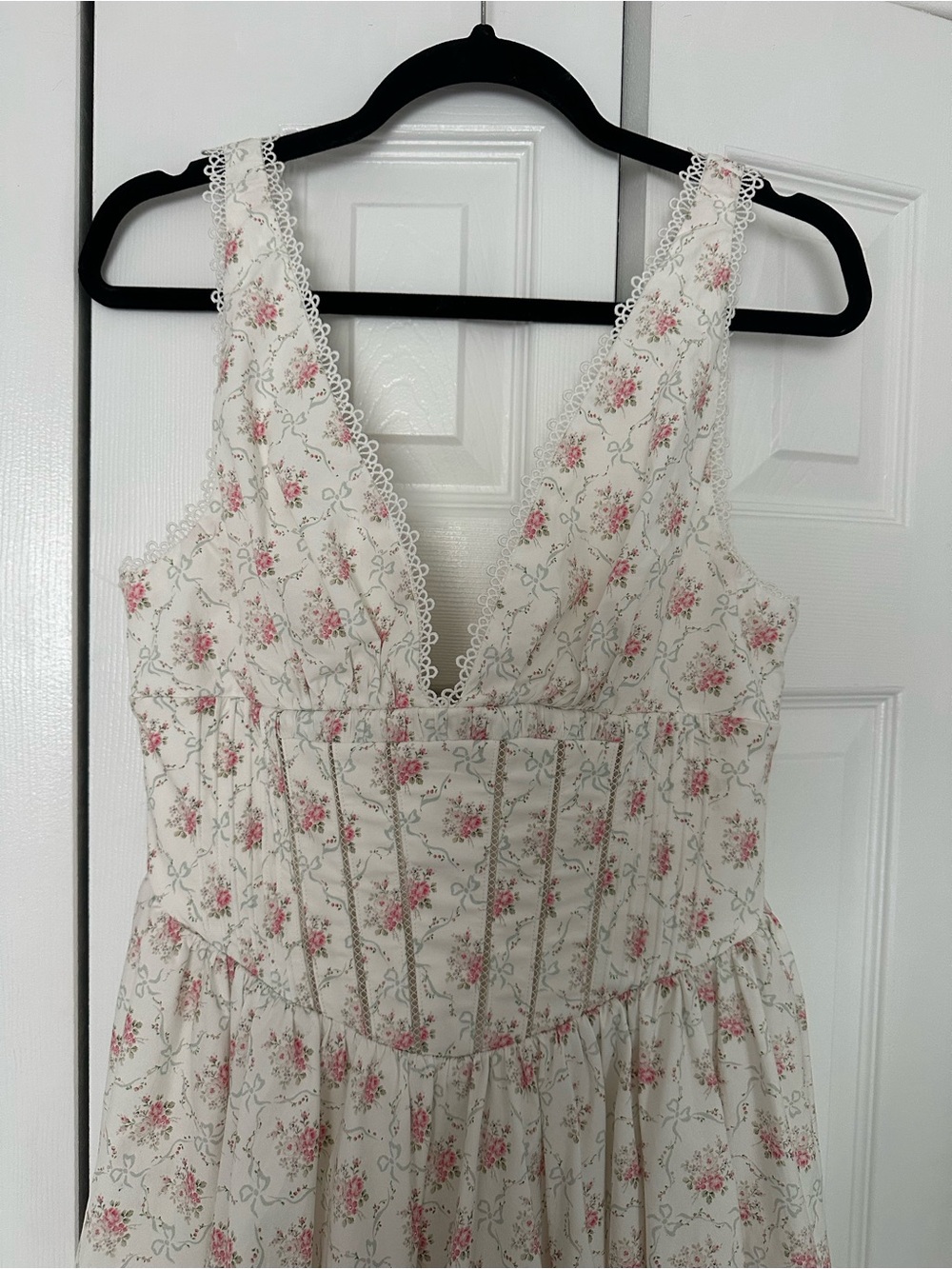 House of CB “Salma” Floral Lace-Trim Mini A-line Dress White with Pink Roses - Picture 9 of 15